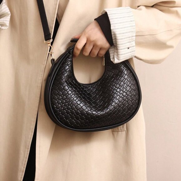 Black Women's Zipper Closure Faux Leather Woven Handbag - Picture 4 of 6